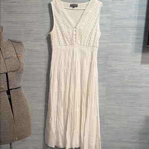 Chic Ivory Sleeveless Maxi Dress